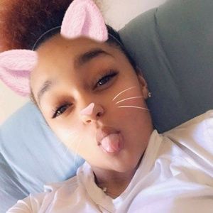 Meet your Posher, Ebony